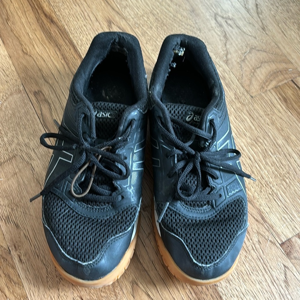asics volleyball shoes little bit worn
